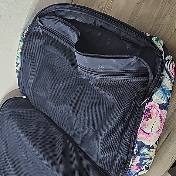 Vera Bradley Lay Flat Weekender Bag - Picture 2 of 9